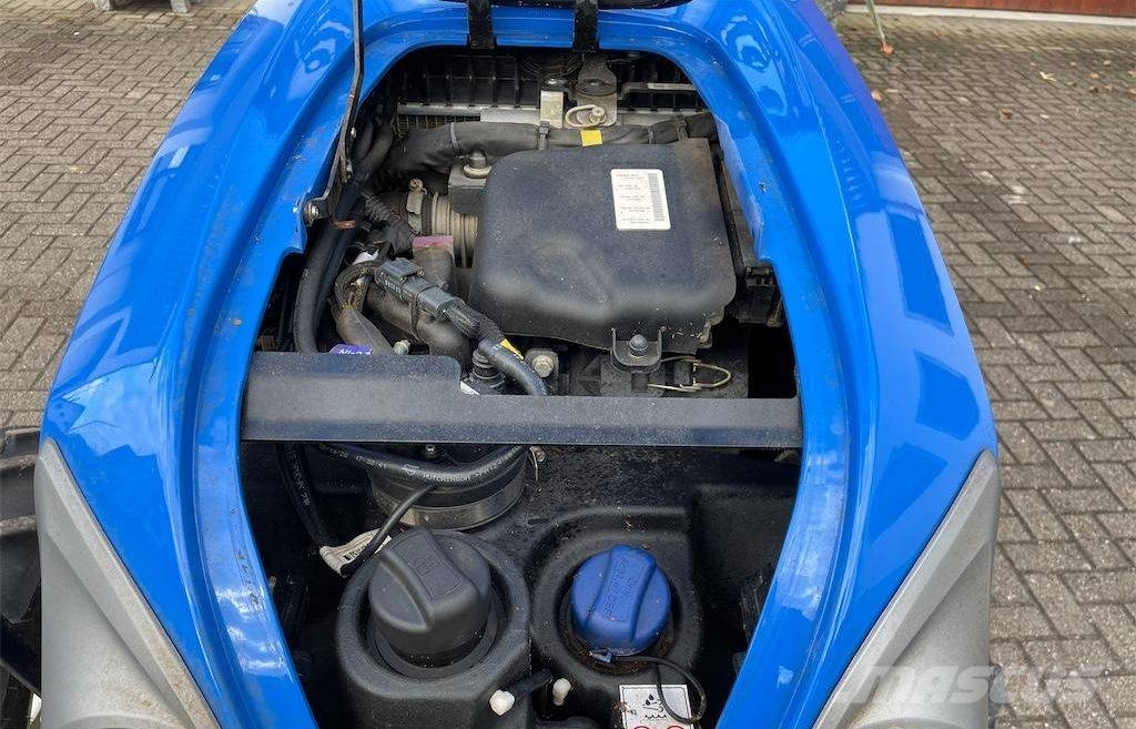 New Holland T 4.90 V Tractoare