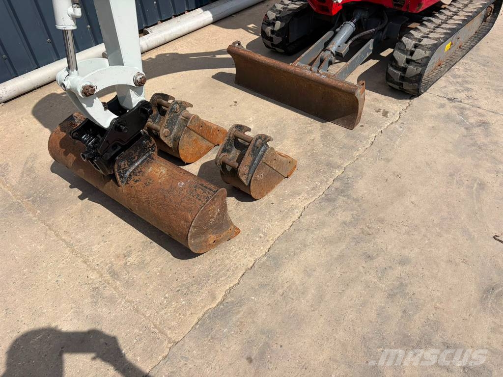 Takeuchi TB 217 R Miniescavatori