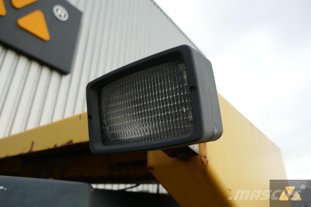 Komatsu D85PX-15EO Dozers - Tratores rastos