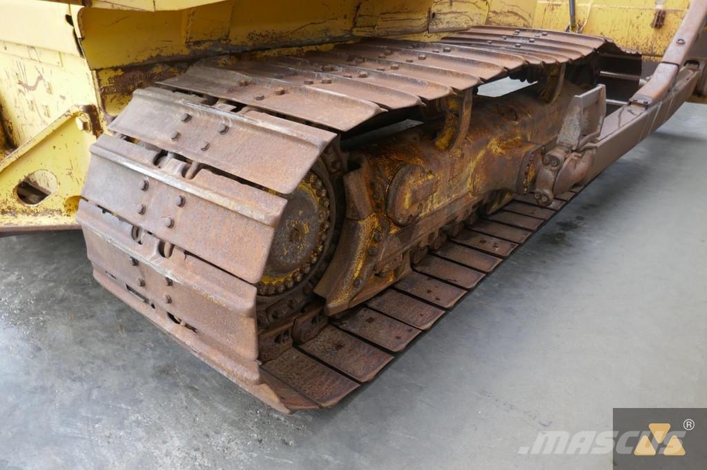 Komatsu D85PX-15EO Dozers - Tratores rastos