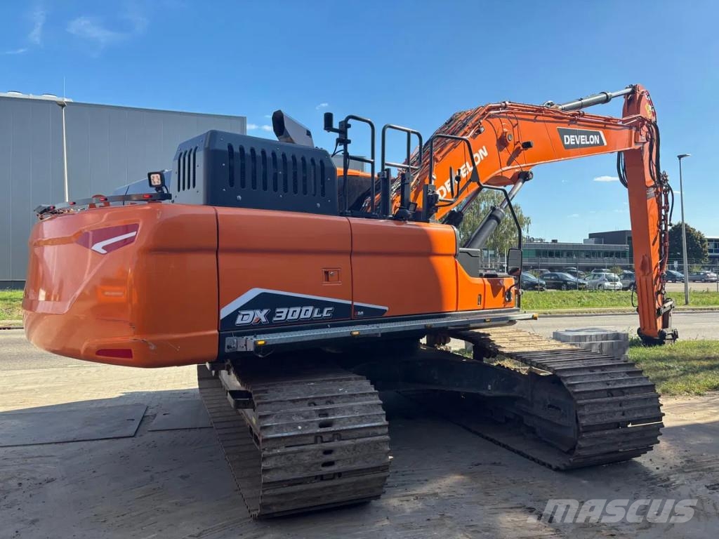 Develon DX300LC-7K semi long reach Crawler excavators