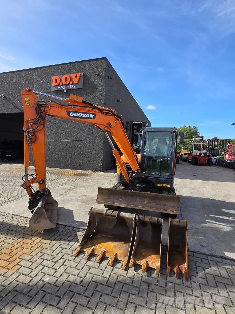 Doosan DX55R-7 Minigraafmachines < 7t