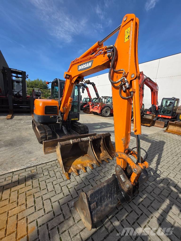 Doosan DX55R-7 Minigraafmachines < 7t