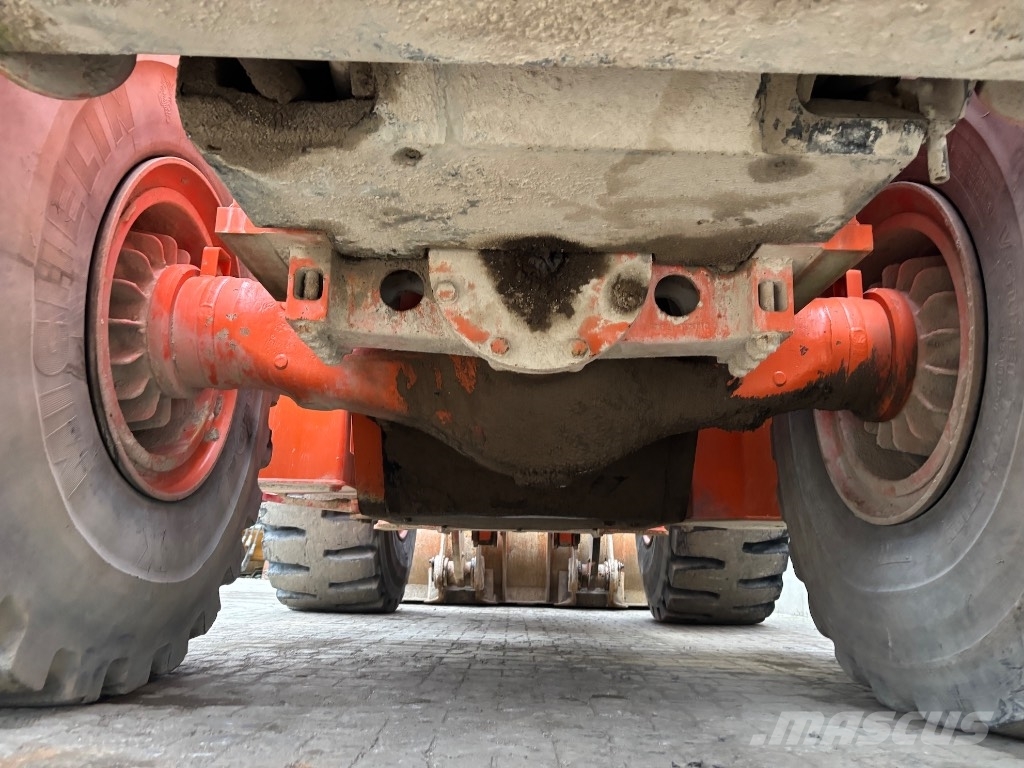 Hitachi ZW 370 - Kawasaki 95Z - ZW370 - ZW330 Utovarivači na kotačima