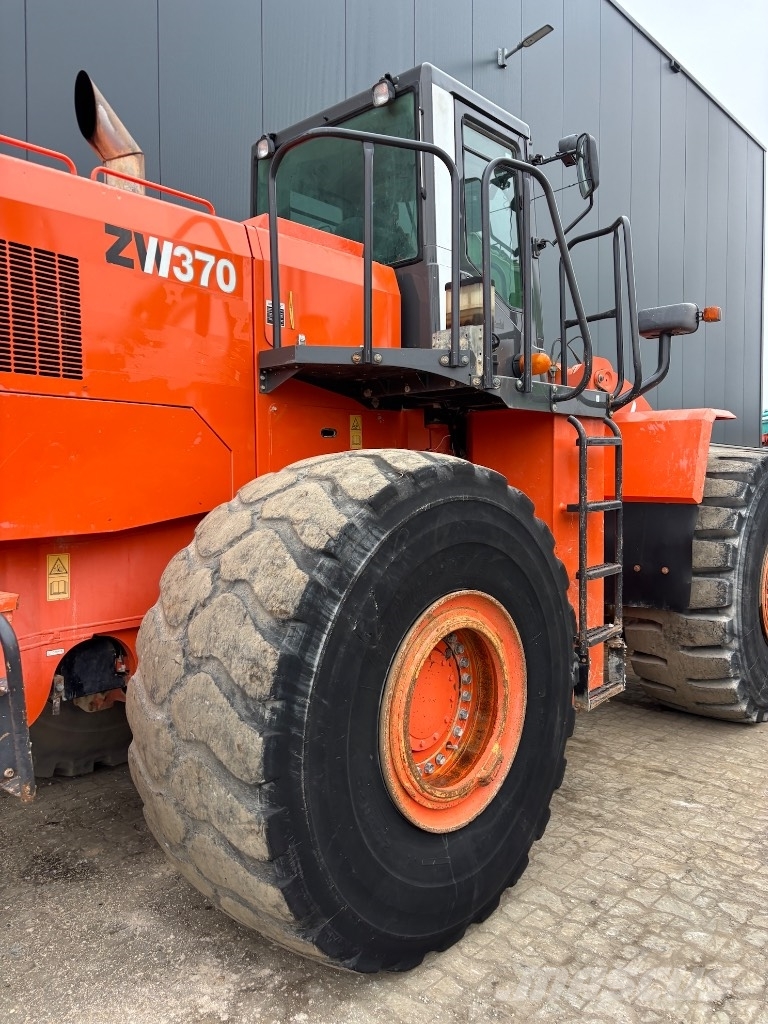 Hitachi ZW 370 - Kawasaki 95Z - ZW370 - ZW330 Utovarivači na kotačima