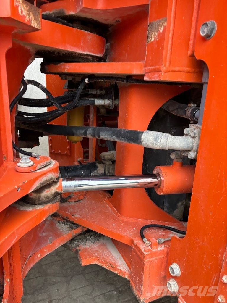 Hitachi ZW 370 - Kawasaki 95Z - ZW370 - ZW330 Utovarivači na kotačima