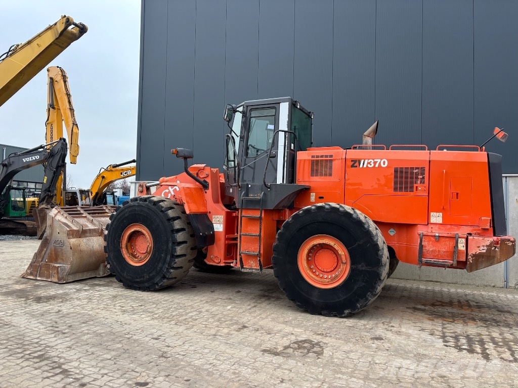 Hitachi ZW 370 - Kawasaki 95Z - ZW370 - ZW330 Utovarivači na kotačima