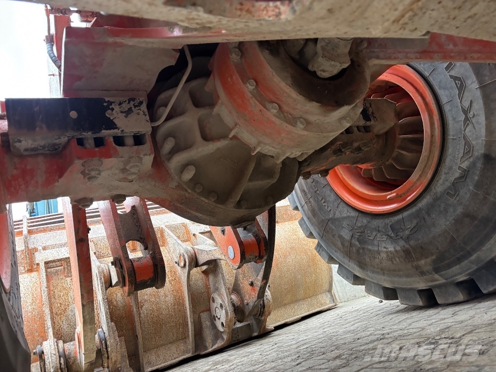 Hitachi ZW 370 - Kawasaki 95Z - ZW370 - ZW330 Utovarivači na kotačima