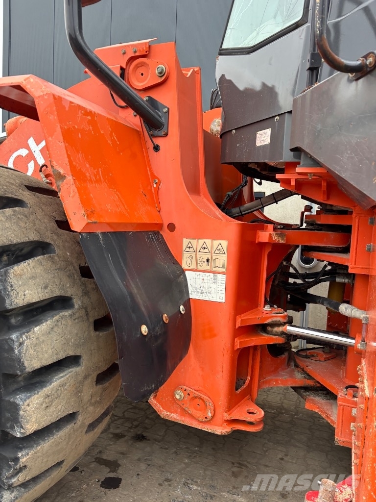 Hitachi ZW 370 - Kawasaki 95Z - ZW370 - ZW330 Utovarivači na kotačima