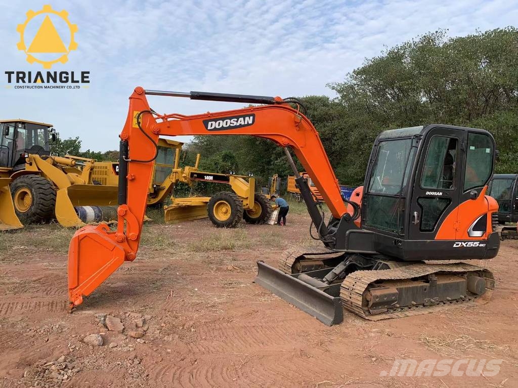 Doosan DX 55 Excavadoras de ruedas