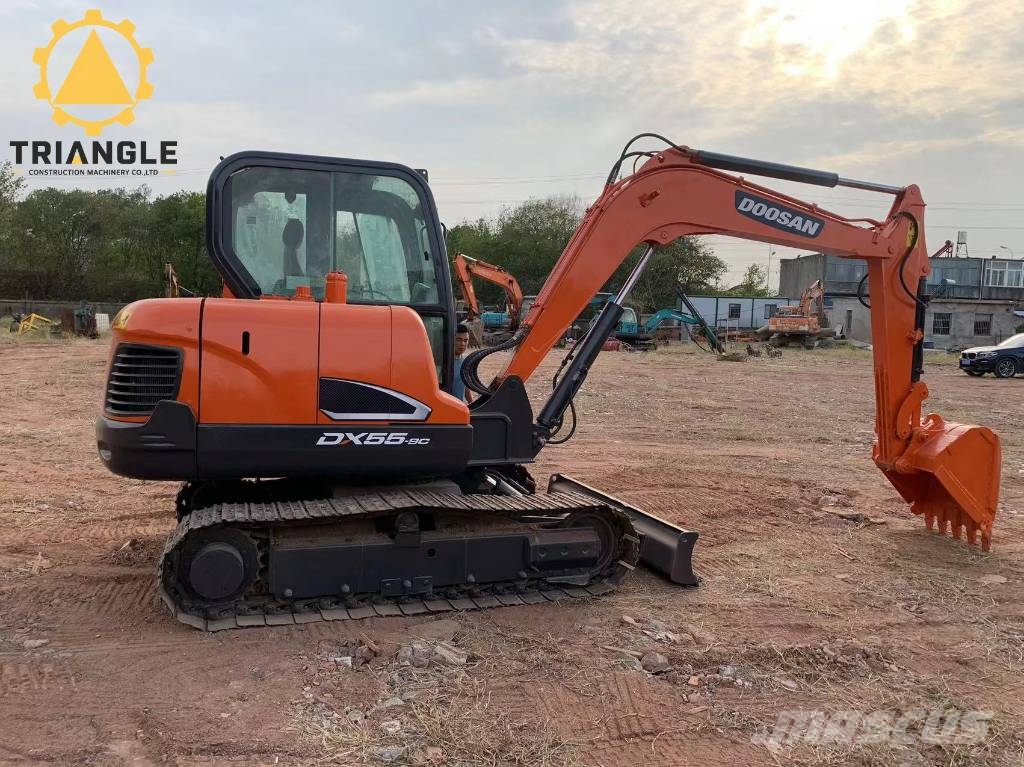 Doosan DX 55 Excavadoras de ruedas