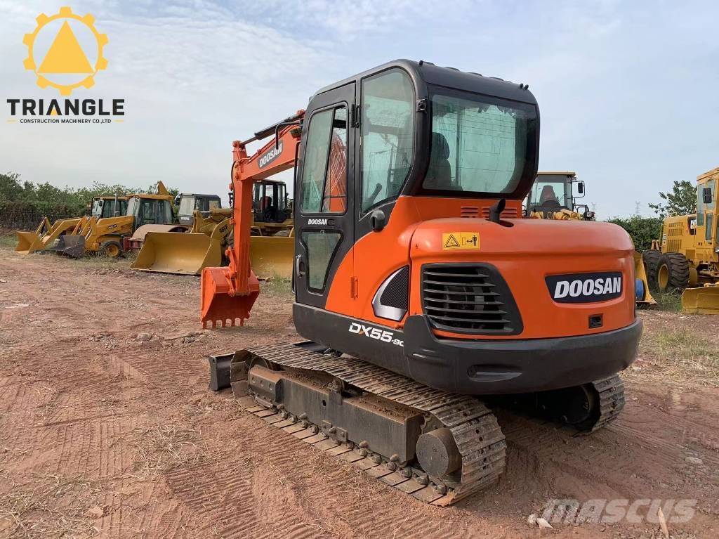 Doosan DX 55 Excavadoras de ruedas