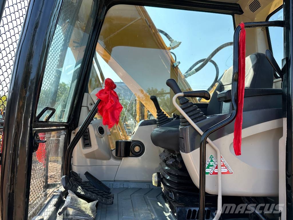 CAT 320C Kāpurķēžu ekskavatori