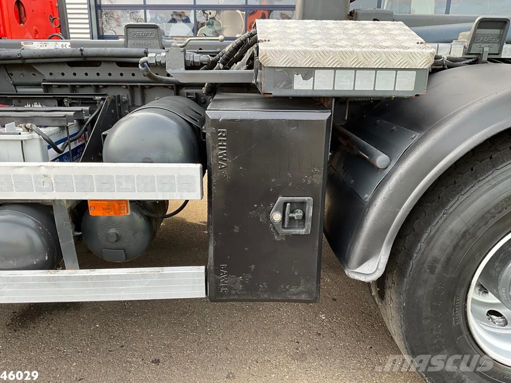 Renault Kerax 460 8x4 Palfinger 16 Tonmeter laadkraan gancho Caminhões Roll-on Roll-off