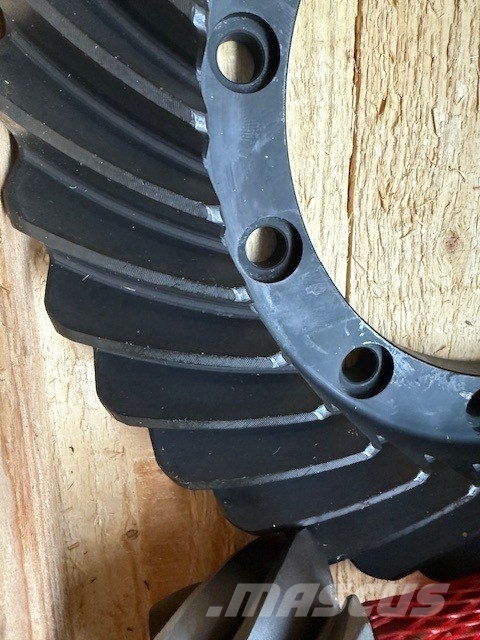 CAT th 355 new parts differential Осі