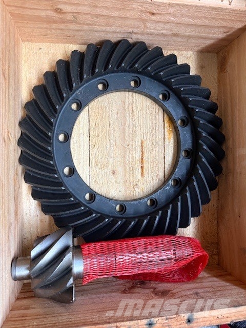 CAT th 355 new parts differential Осі