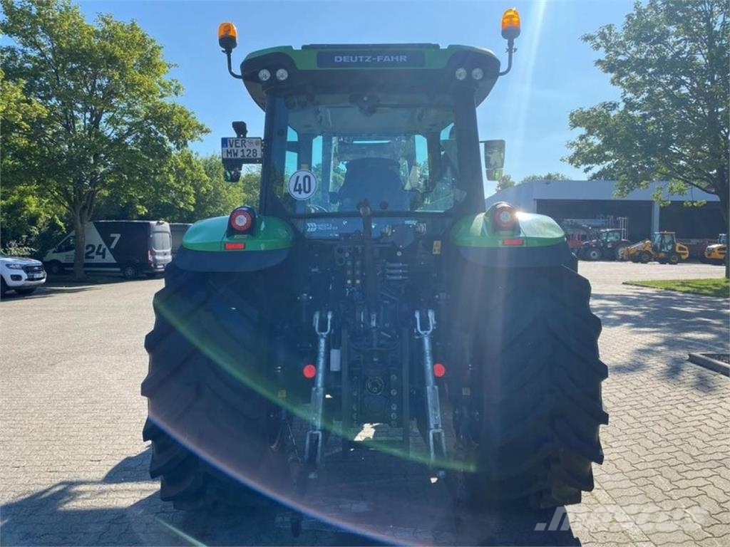 Deutz-Fahr AGROTRON 6125C MIT STOLL FZ 41-33 Traktori