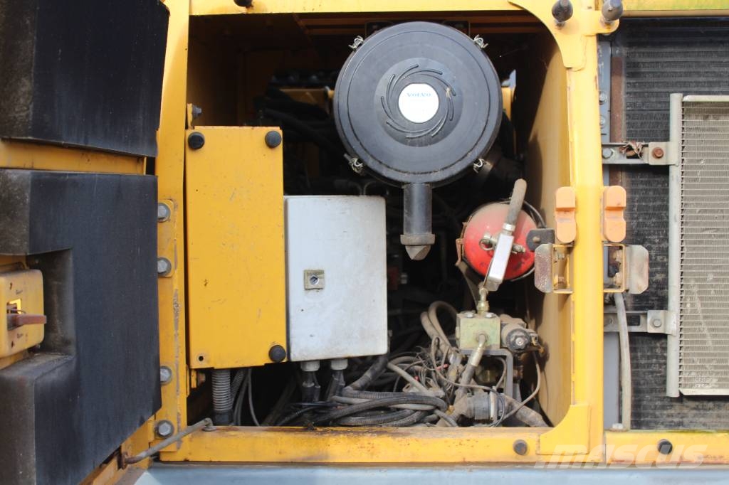 Volvo EC 210 C L Roomikekskavaatorid