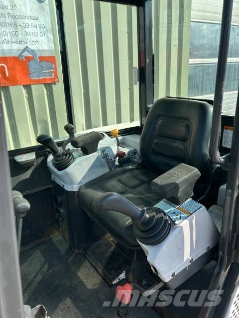 Bobcat 325 Bageri guseničari