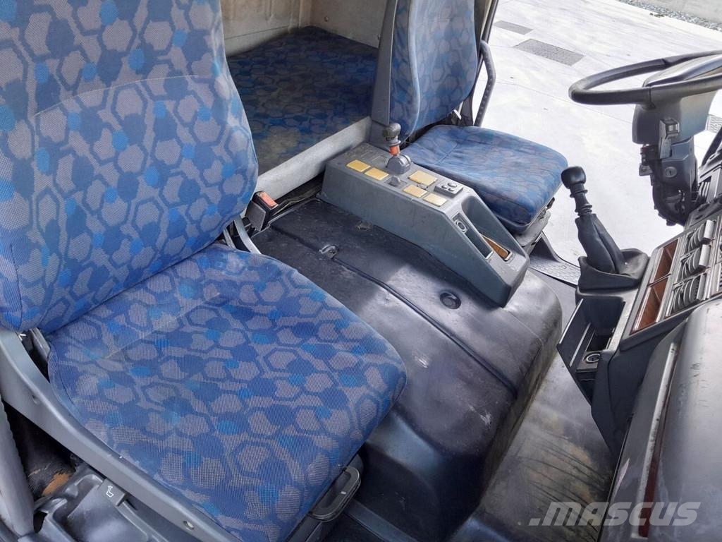 Iveco EUROCARGO SLEEPING CAB EURO 3 Cabinas e interior