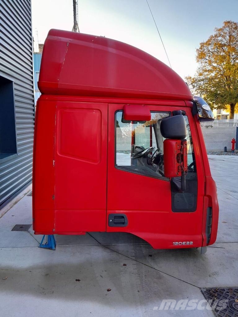 Iveco EUROCARGO SLEEPING CAB EURO 3 Cabinas e interior