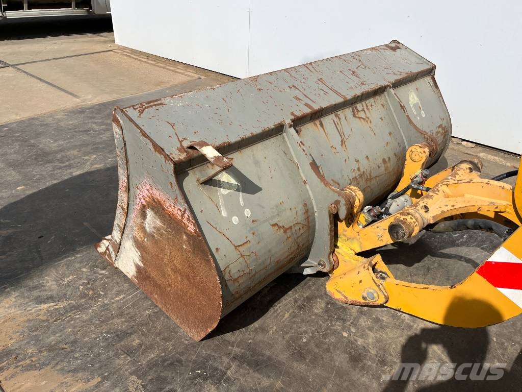 Weycor 75E - German Machine / Quick Coupler Cargadoras sobre ruedas