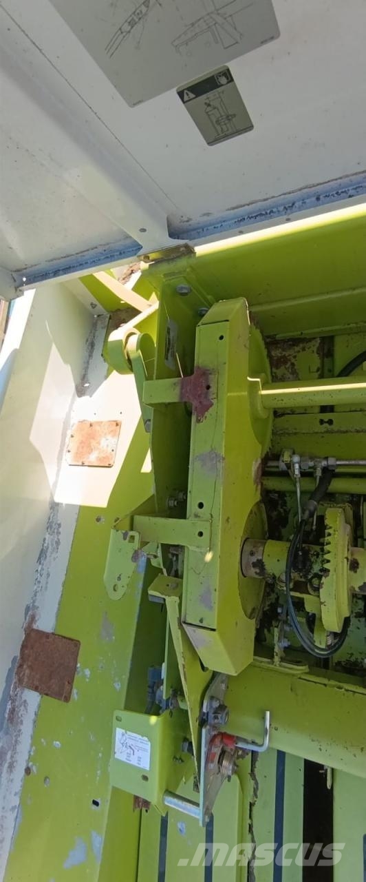 CLAAS Quadrant 2200 각형 곤포기