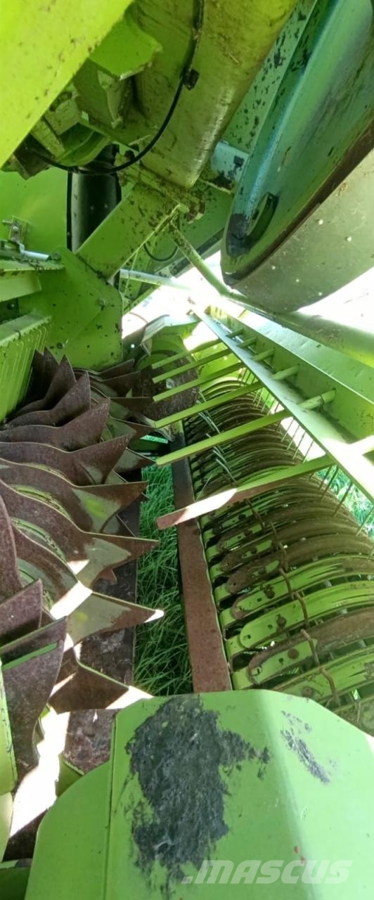 CLAAS Quadrant 2200 각형 곤포기
