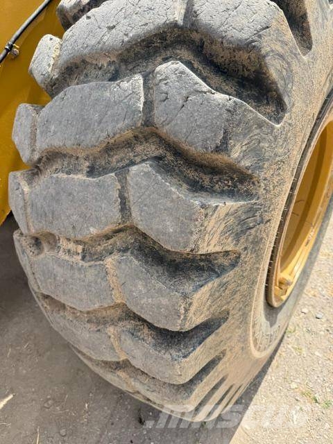 CAT 950 K Gumikerekes homlokrakodók