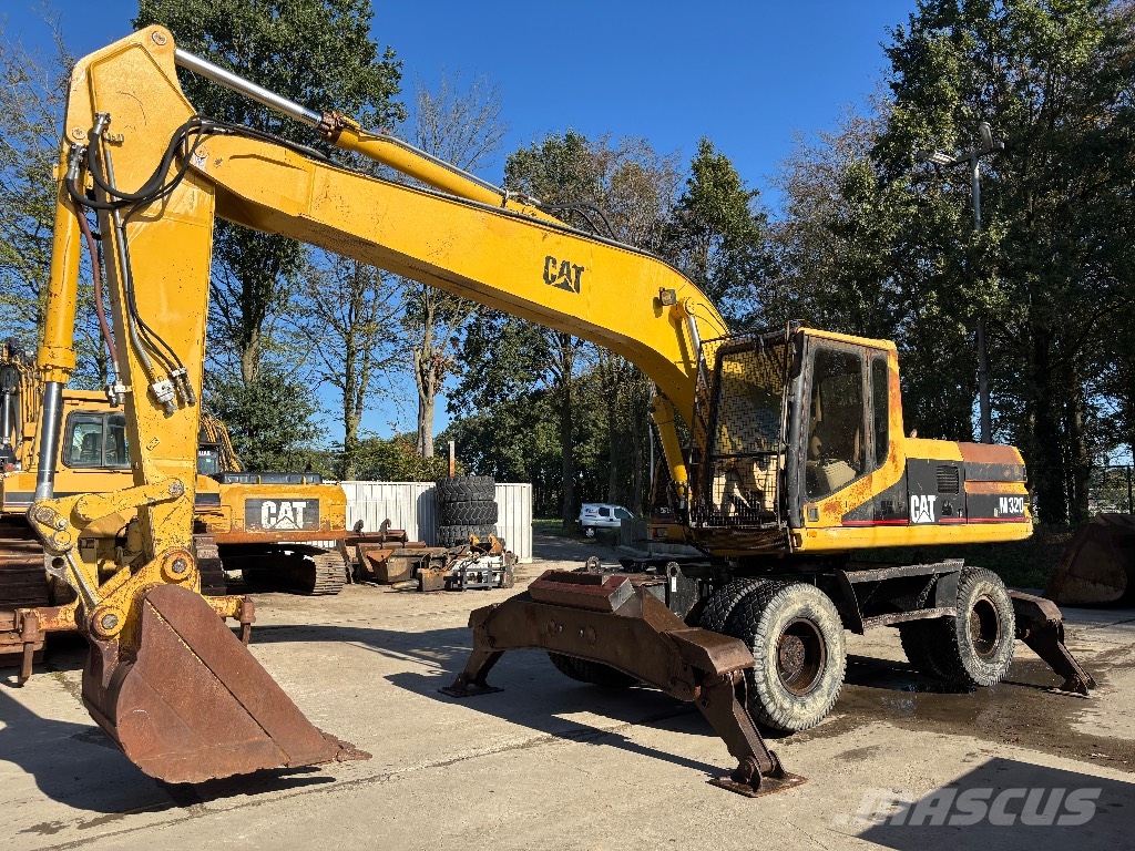 CAT M 320 Wielgraafmachines