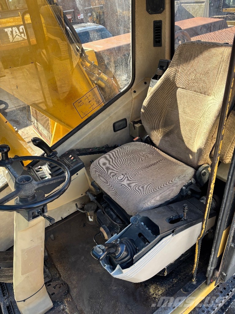 CAT M 320 Wielgraafmachines