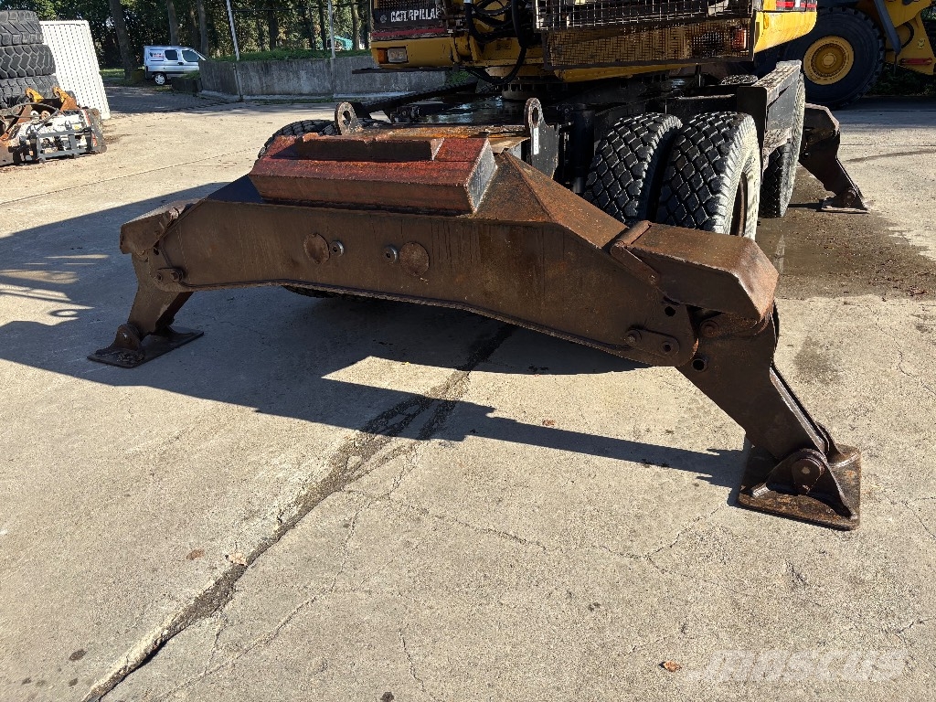 CAT M 320 Wielgraafmachines