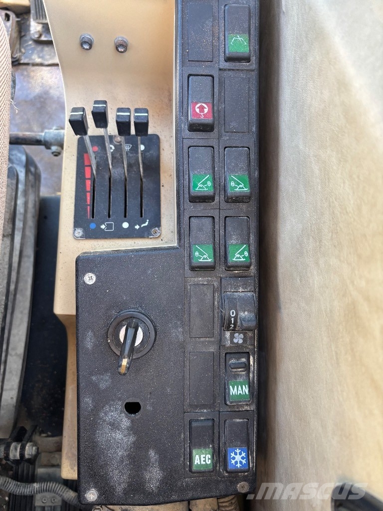 CAT M 320 Wielgraafmachines