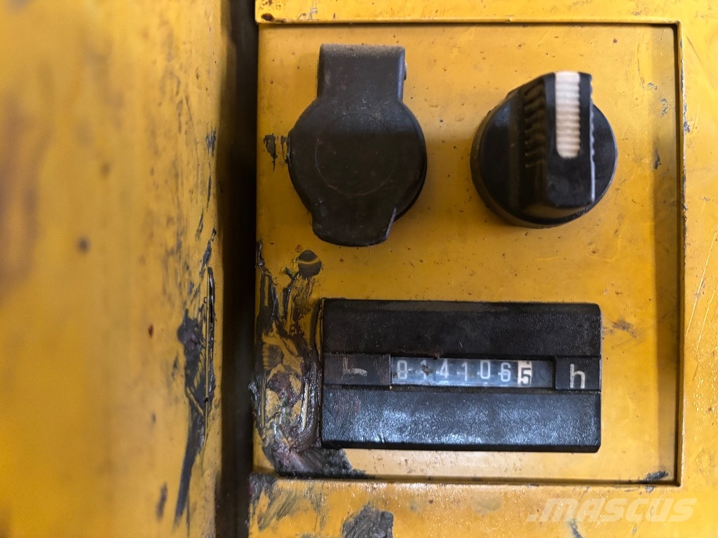 CAT M 320 Wielgraafmachines