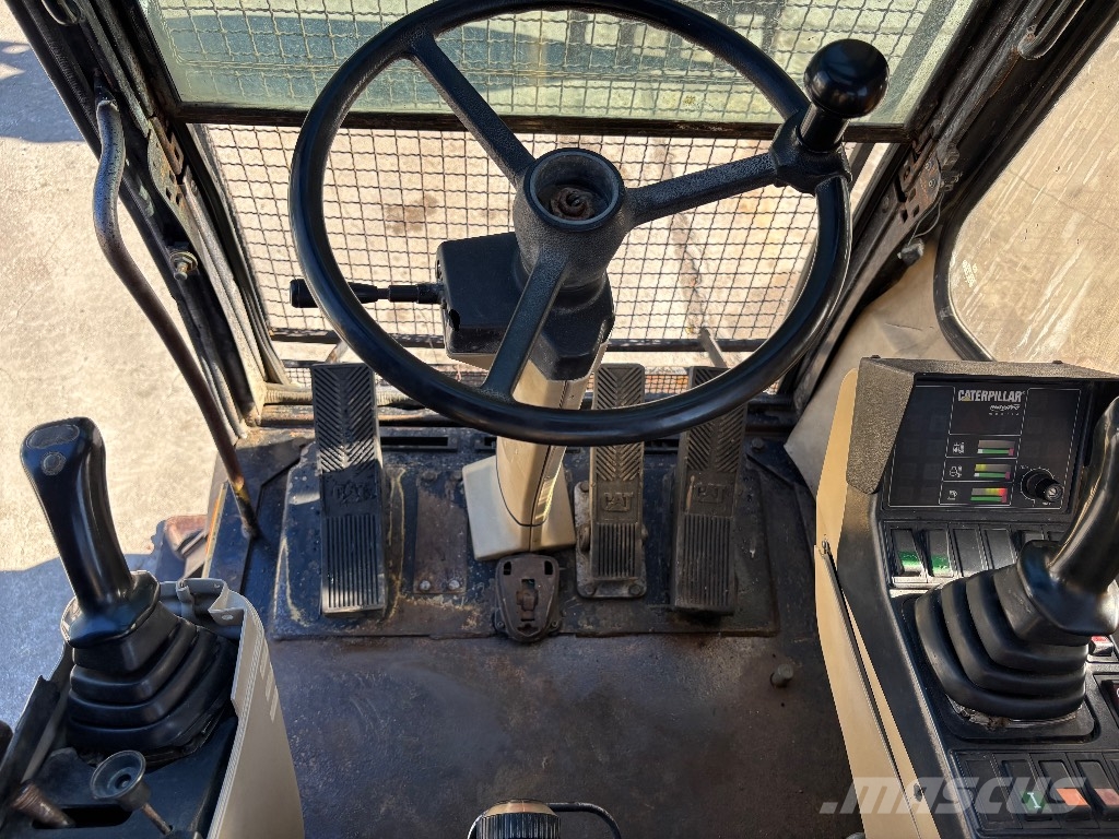 CAT M 320 Wielgraafmachines