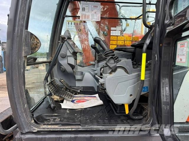 Hitachi ZX135USBL-7 Pelle sur chenilles