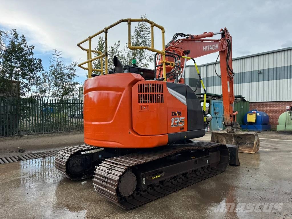 Hitachi ZX135USBL-7 Pelle sur chenilles