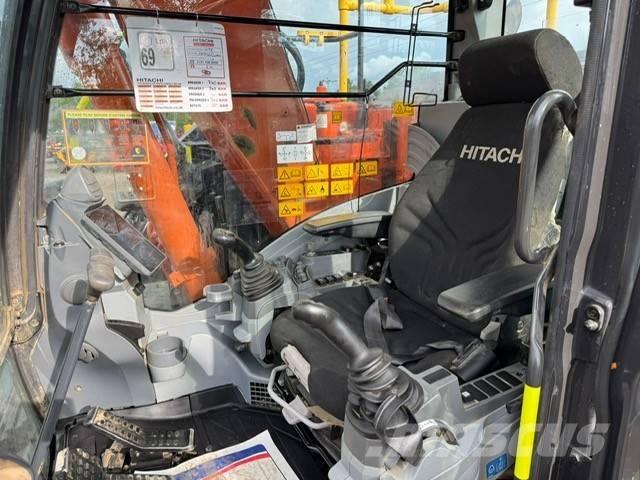 Hitachi ZX135USBL-7 Pelle sur chenilles