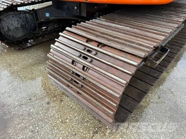 Hitachi ZX135USBL-7 Pelle sur chenilles