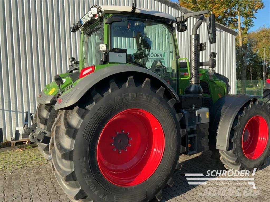 Fendt 728 VARIO GEN7 PROFI PLUS Traktoren
