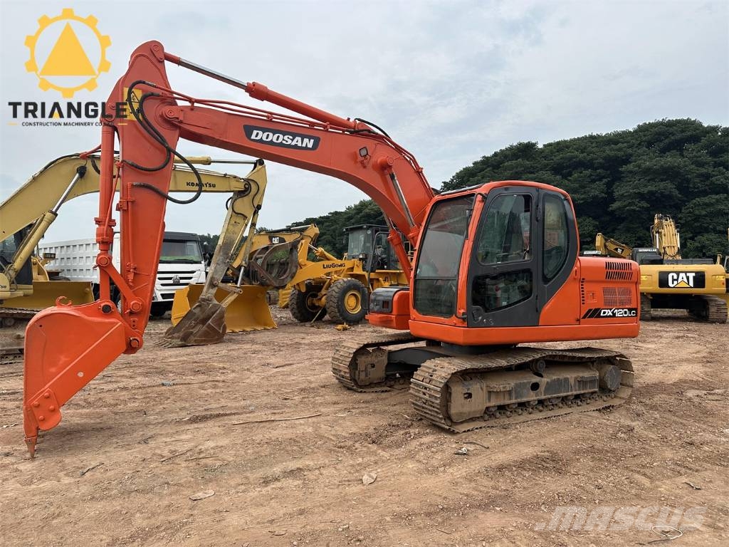 Doosan DX 120 Vikšriniai ekskavatoriai