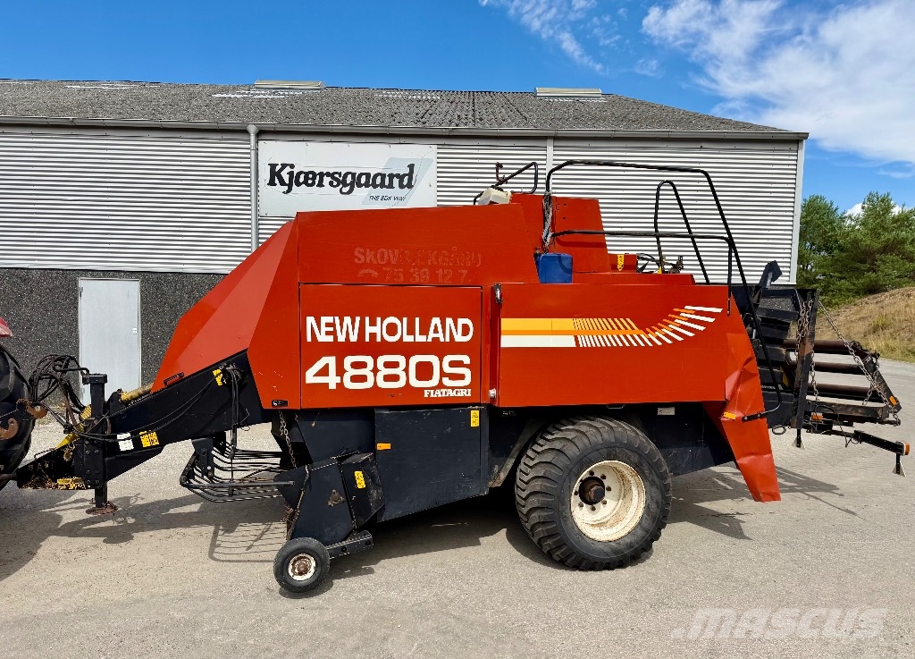 New Holland 4880 S Pressere til firkantede baller