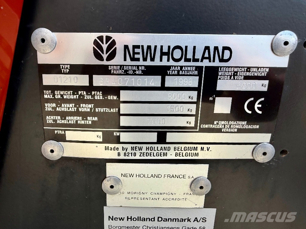 New Holland 4880 S Pressere til firkantede baller