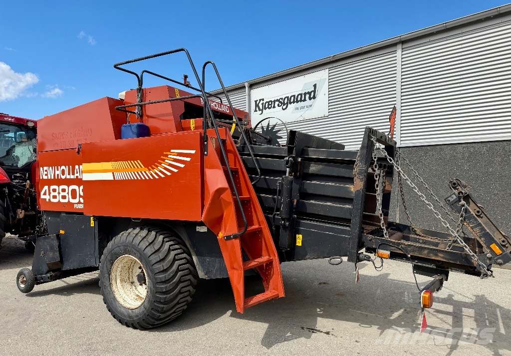 New Holland 4880 S Pressere til firkantede baller