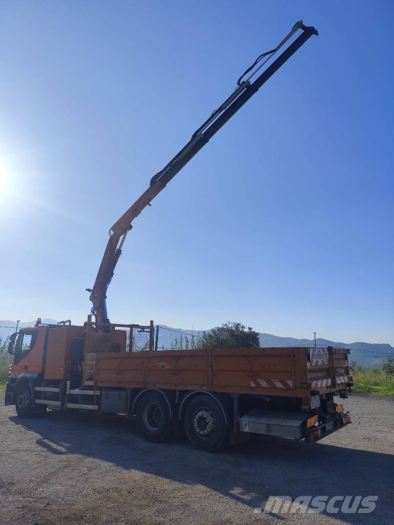 Iveco Stralis 260 S42 شاحنات الرافعات