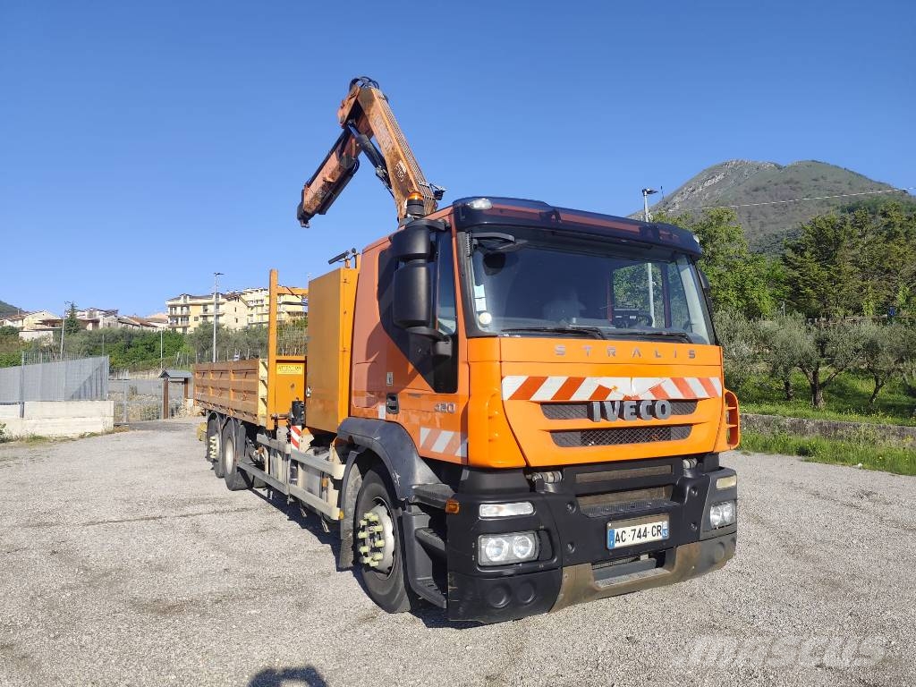 Iveco Stralis 260 S42 شاحنات الرافعات