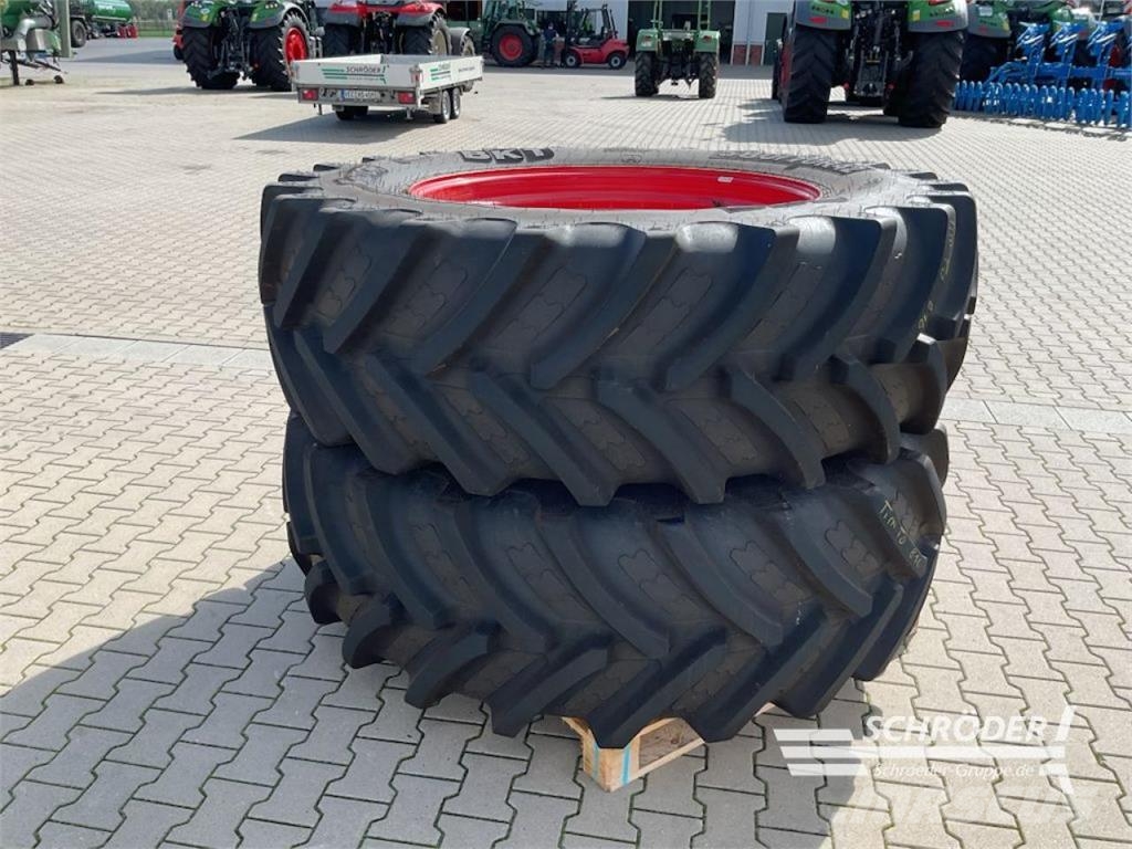 Fendt KOMPLETTRÄDER 2X 580/70 R42 BKT الإطارات والعجلات والحافات