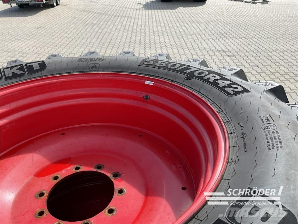 Fendt KOMPLETTRÄDER 2X 580/70 R42 BKT الإطارات والعجلات والحافات