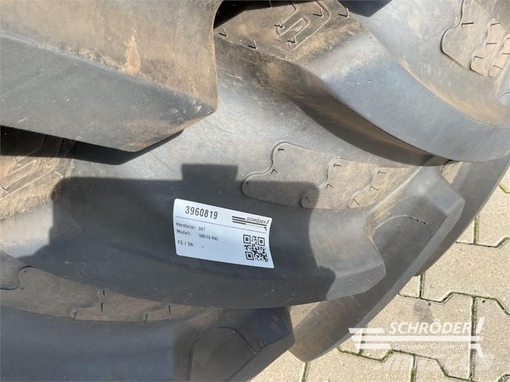 Fendt KOMPLETTRÄDER 2X 580/70 R42 BKT الإطارات والعجلات والحافات