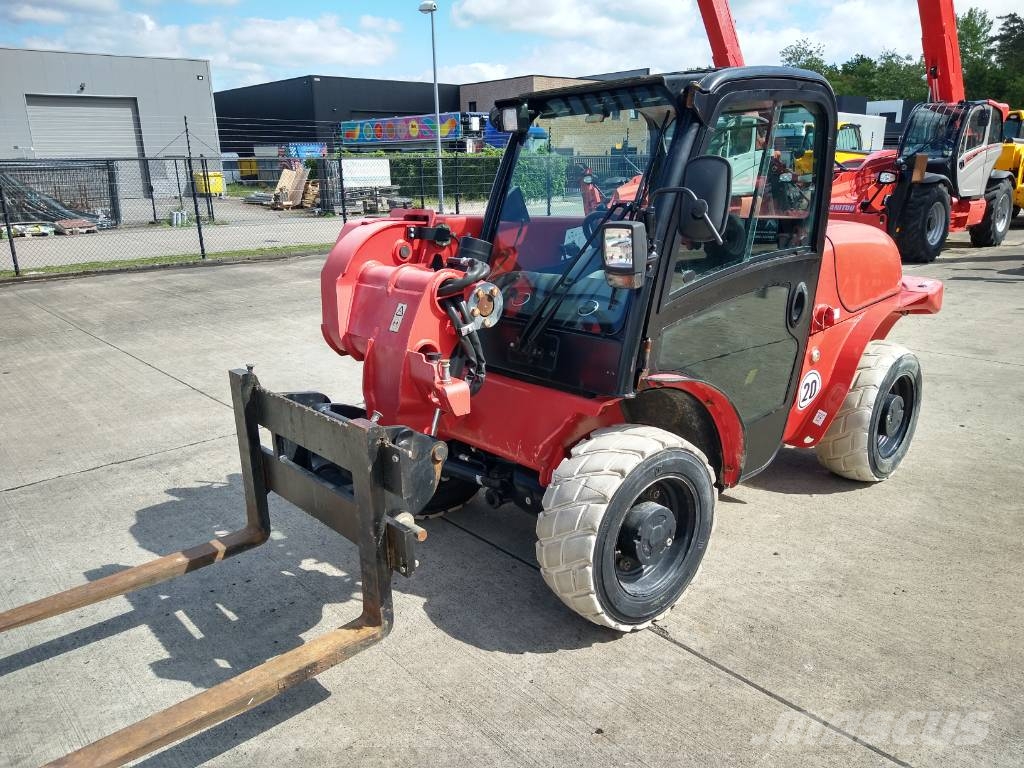 JCB 520-40 4WS (143) Telescopic handlers